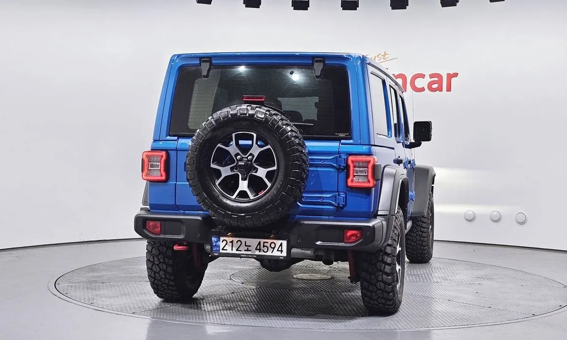 Jeep Wrangler — фото 8