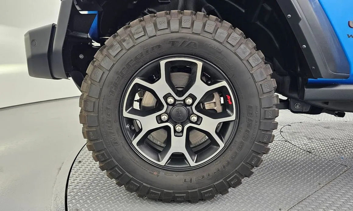 Jeep Wrangler — фото 10