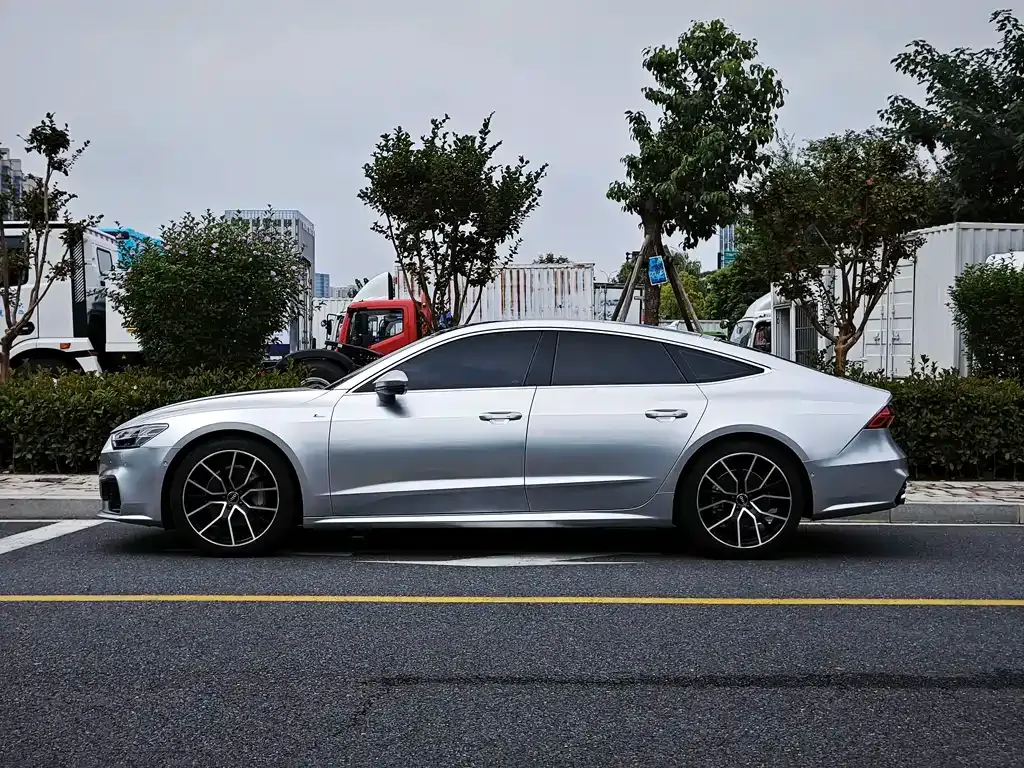 Audi A7 — фото 10