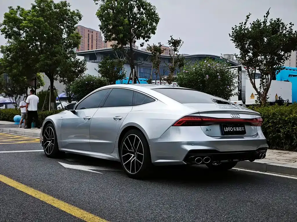Audi A7 — фото 8