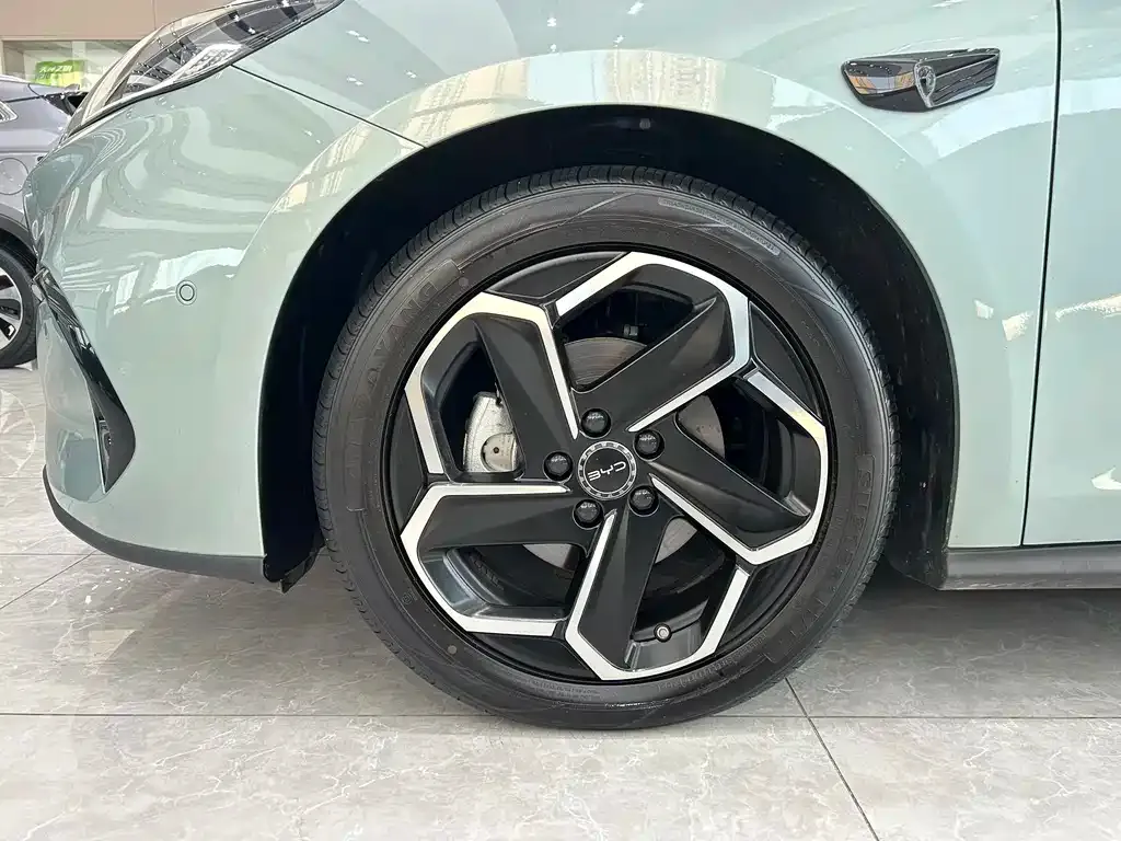 BYD Seal 06 DM-i Touring — фото 9