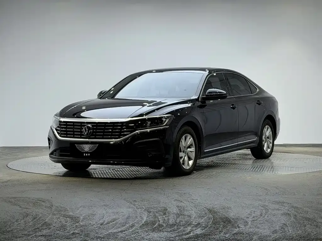 Volkswagen Passat — фото 1