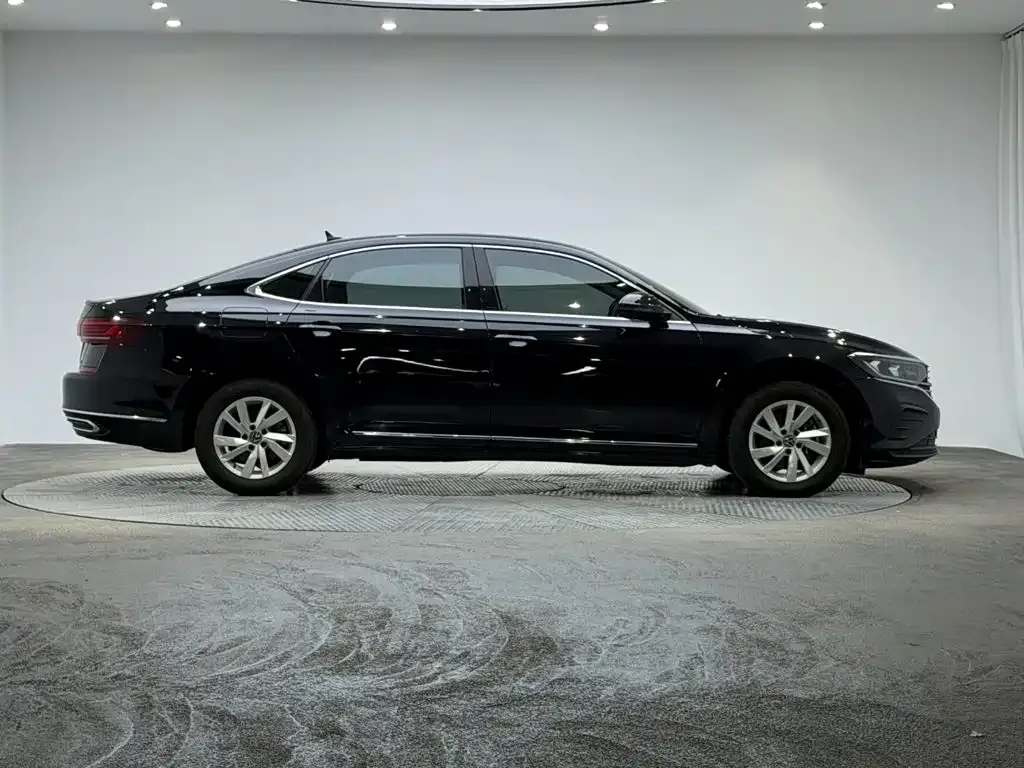 Volkswagen Passat — фото 7
