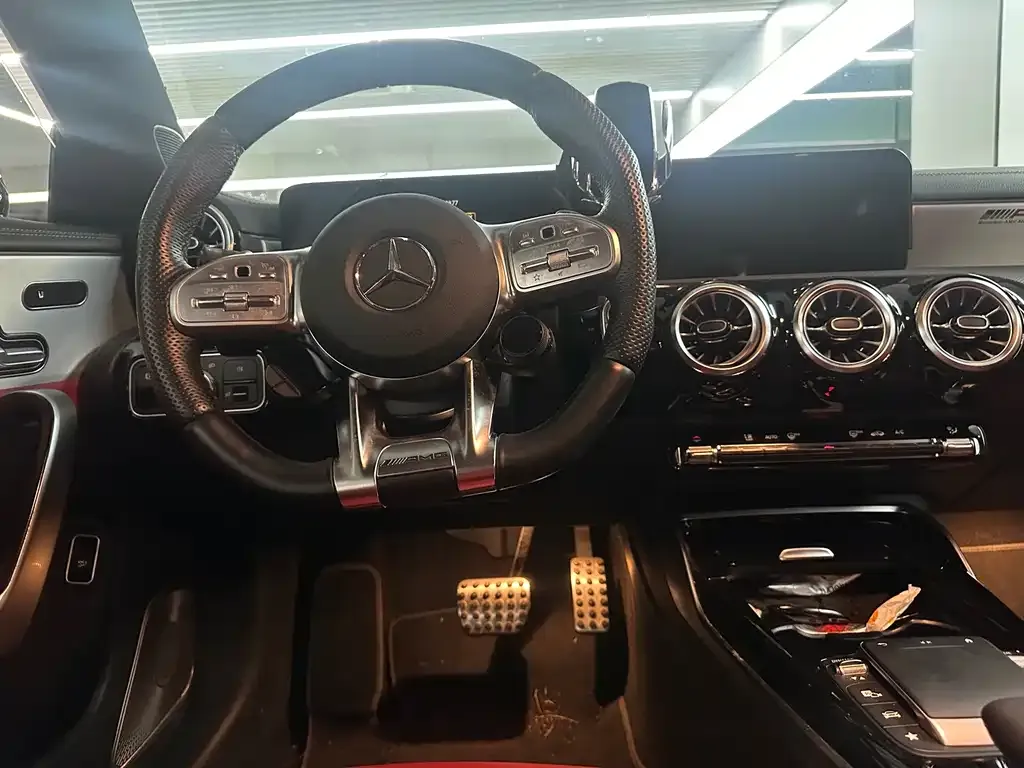 Mercedes-Benz CLA AMG — фото 8