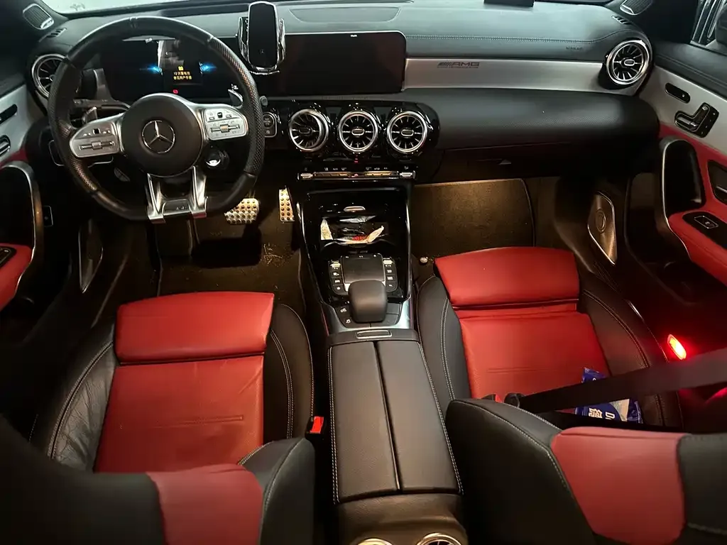 Mercedes-Benz CLA AMG — фото 10