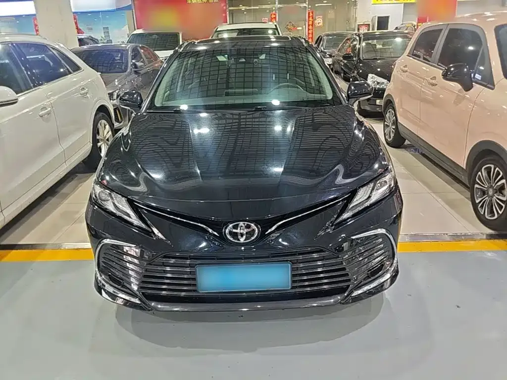 Toyota Camry — фото 8