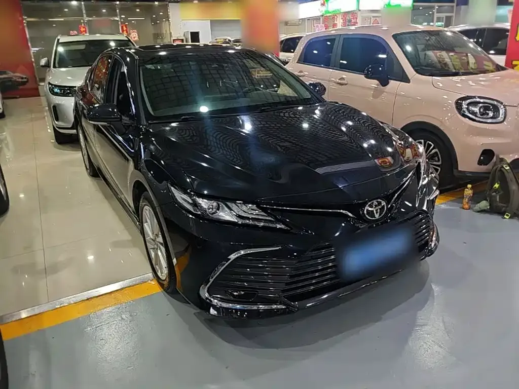 Toyota Camry — фото 6