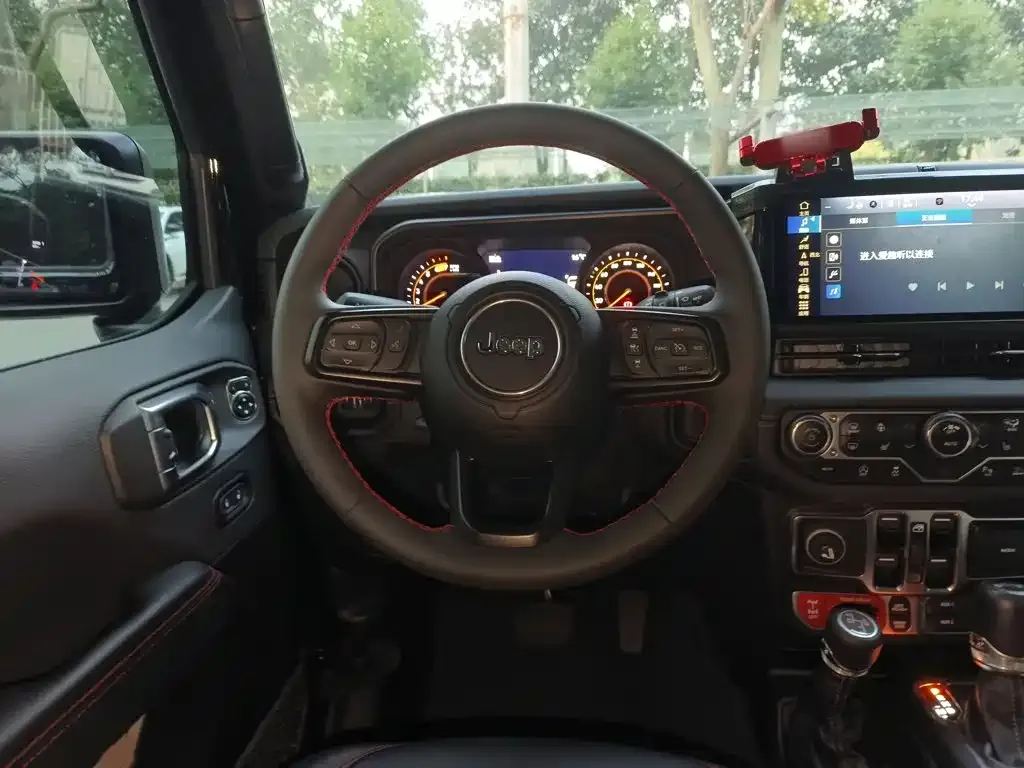 Jeep Wrangler — фото 10