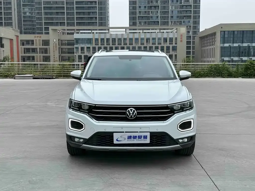 Volkswagen T-Roc — фото 10