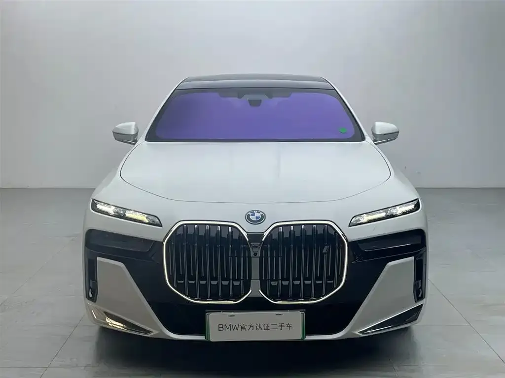 BMW i7 — фото 3