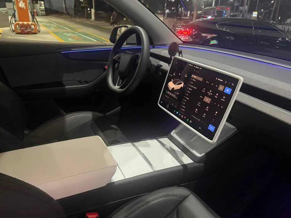 Tesla Model Y — фото 2
