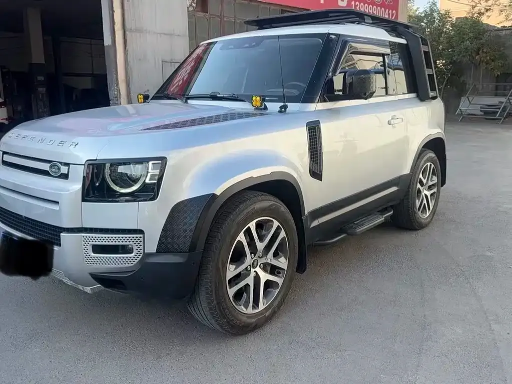Land Rover Defender — фото 1