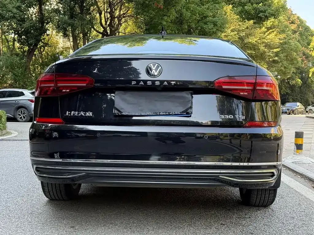 Volkswagen Passat — фото 9