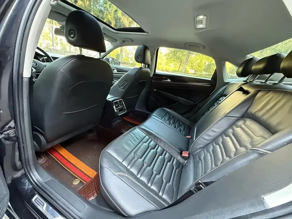 Volkswagen Passat — фото 3