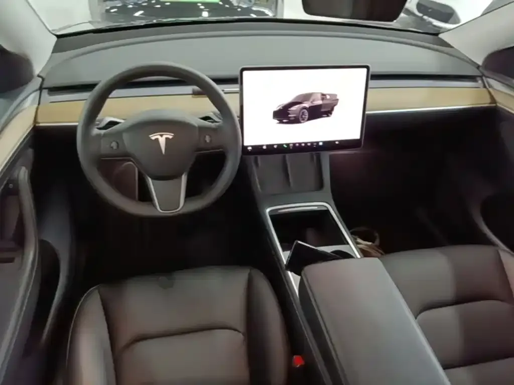 Tesla Model Y — фото 3
