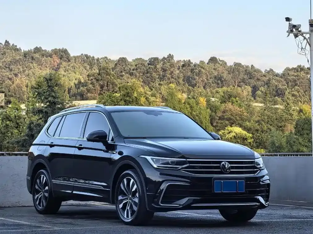 Volkswagen Tiguan L — фото 6