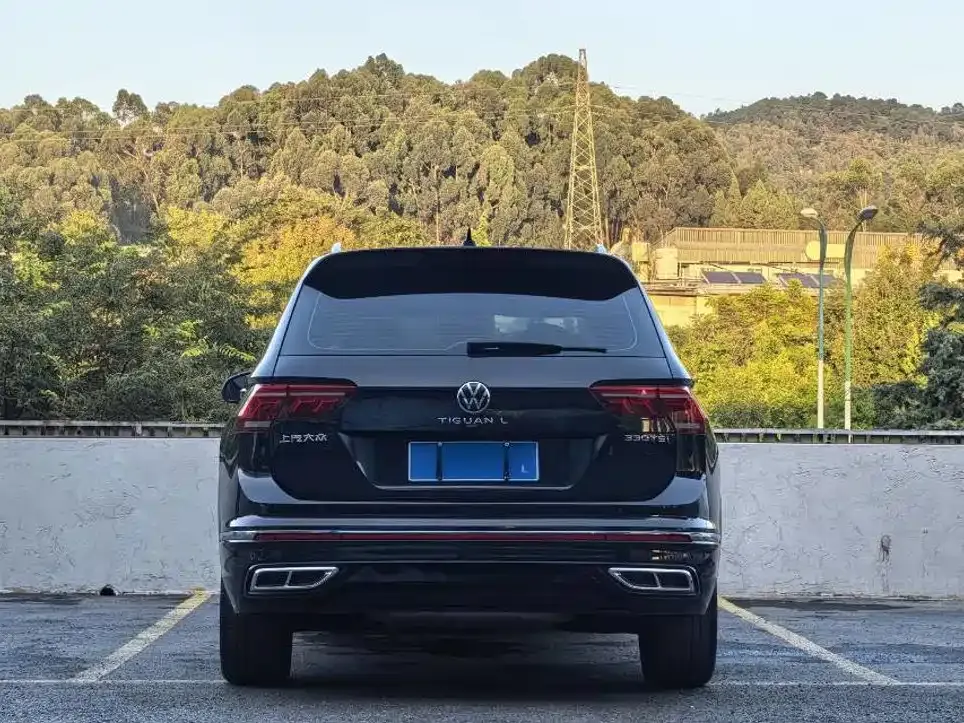 Volkswagen Tiguan L — фото 9