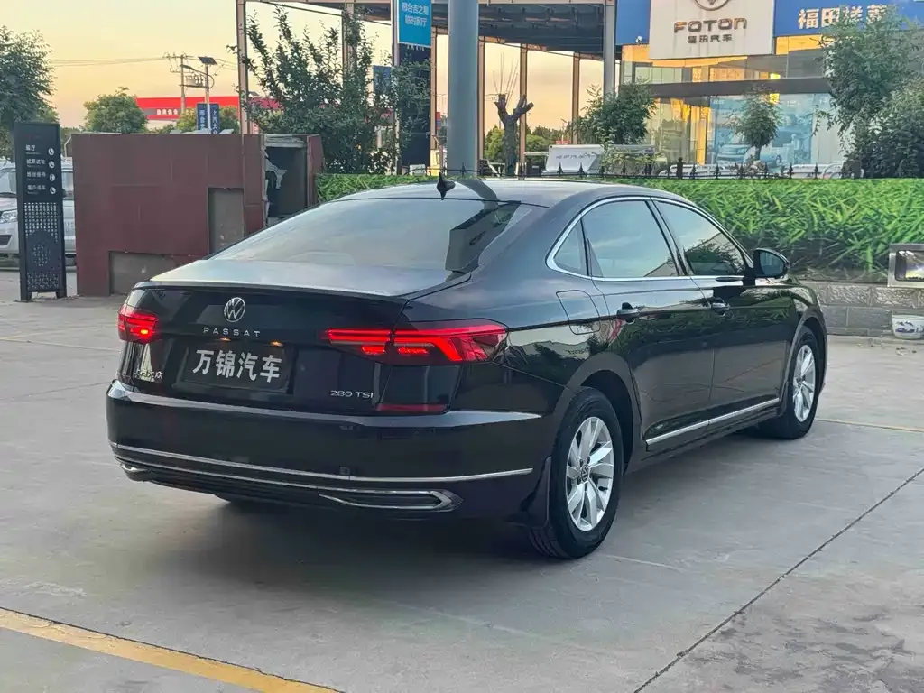 Volkswagen Passat — фото 8