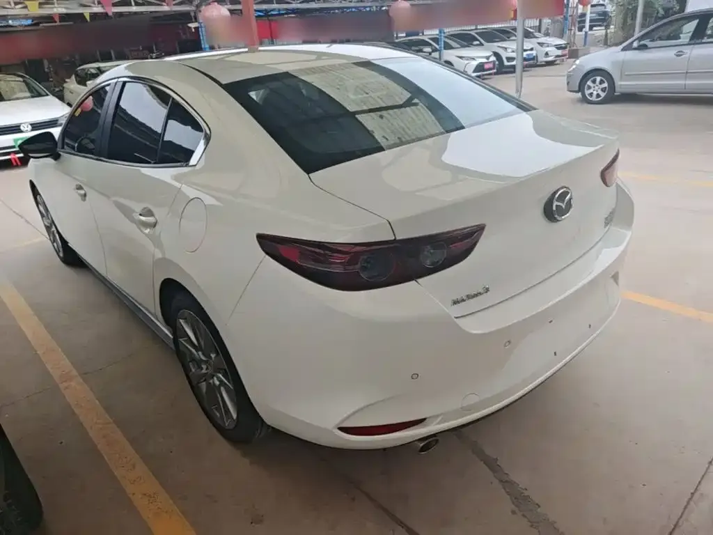 Mazda 3 Axela — фото 10