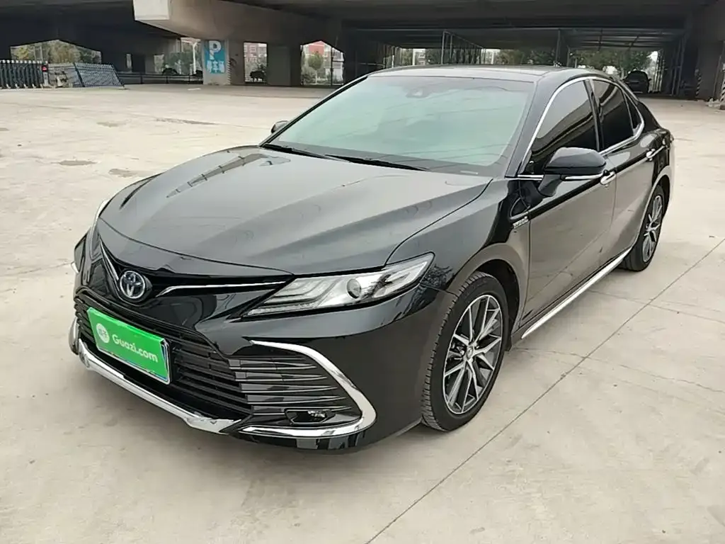 Toyota Camry — фото 9