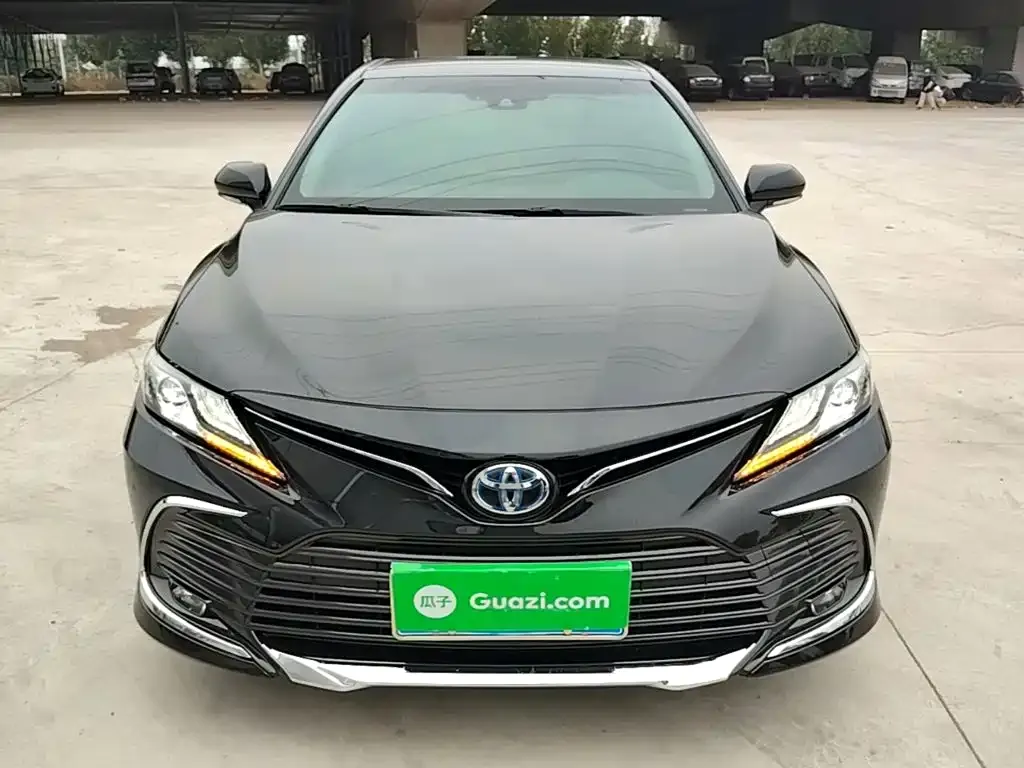Toyota Camry — фото 5