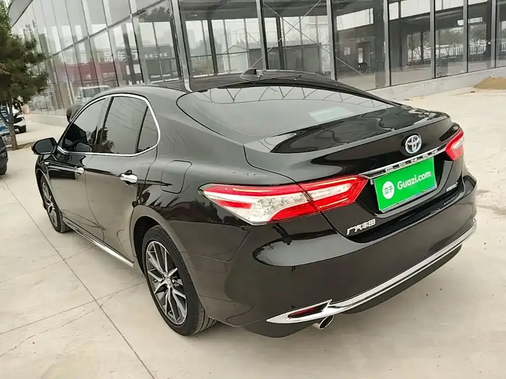 Toyota Camry — фото 8