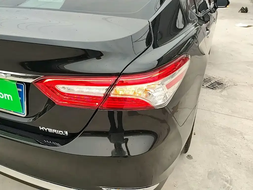 Toyota Camry — фото 4