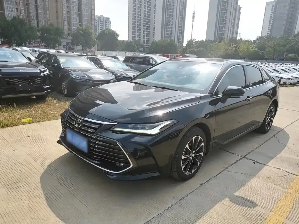 Toyota Avalon — фото 1