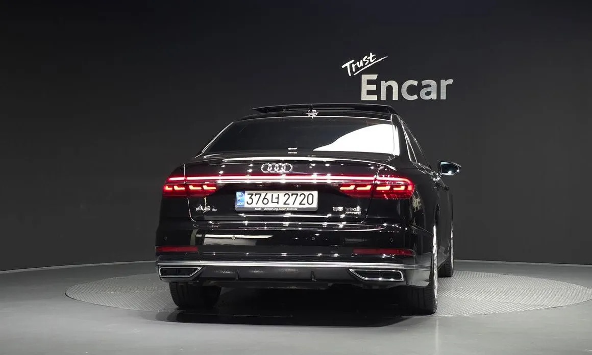 Audi A8 — фото 5