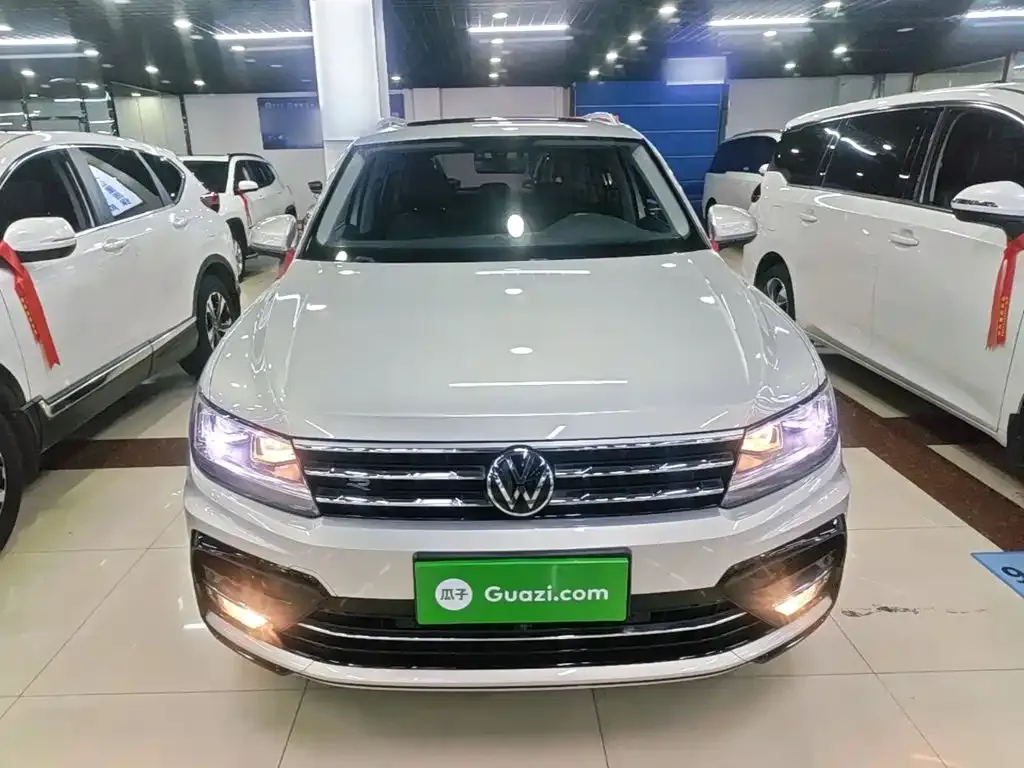 Volkswagen Tiguan L — фото 4