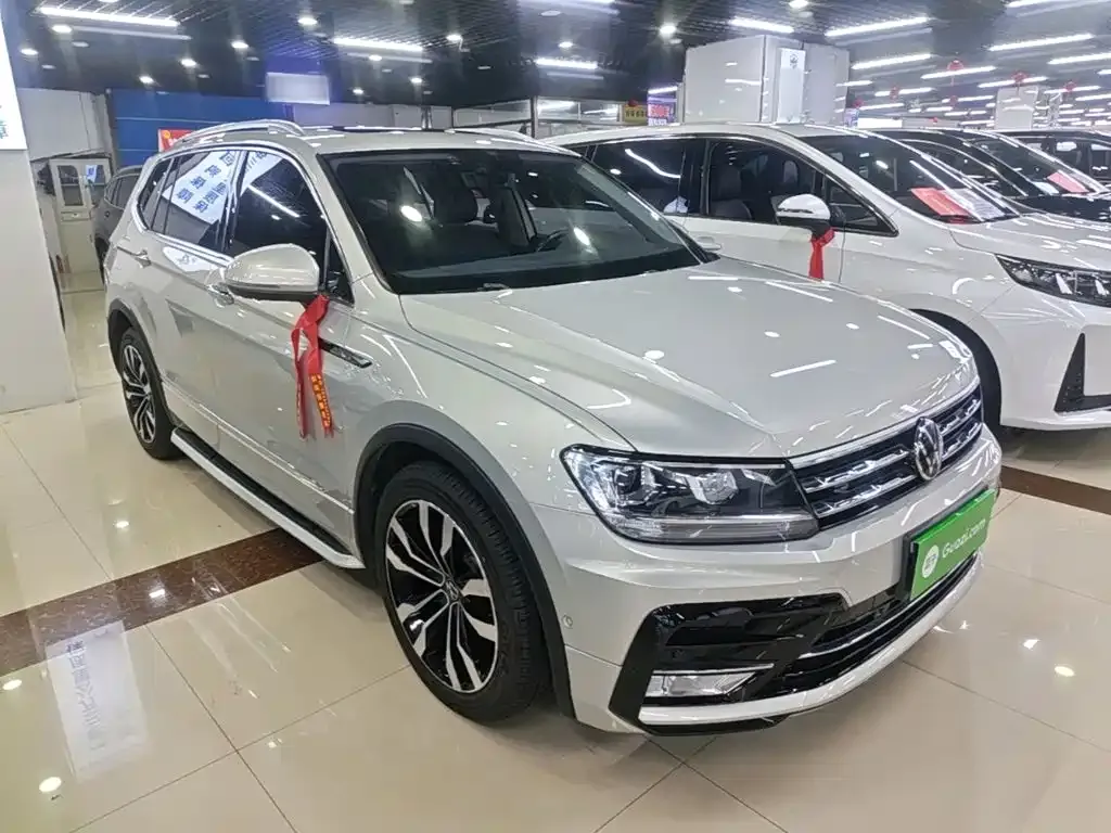 Volkswagen Tiguan L — фото 3