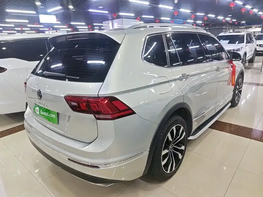 Volkswagen Tiguan L — фото 7