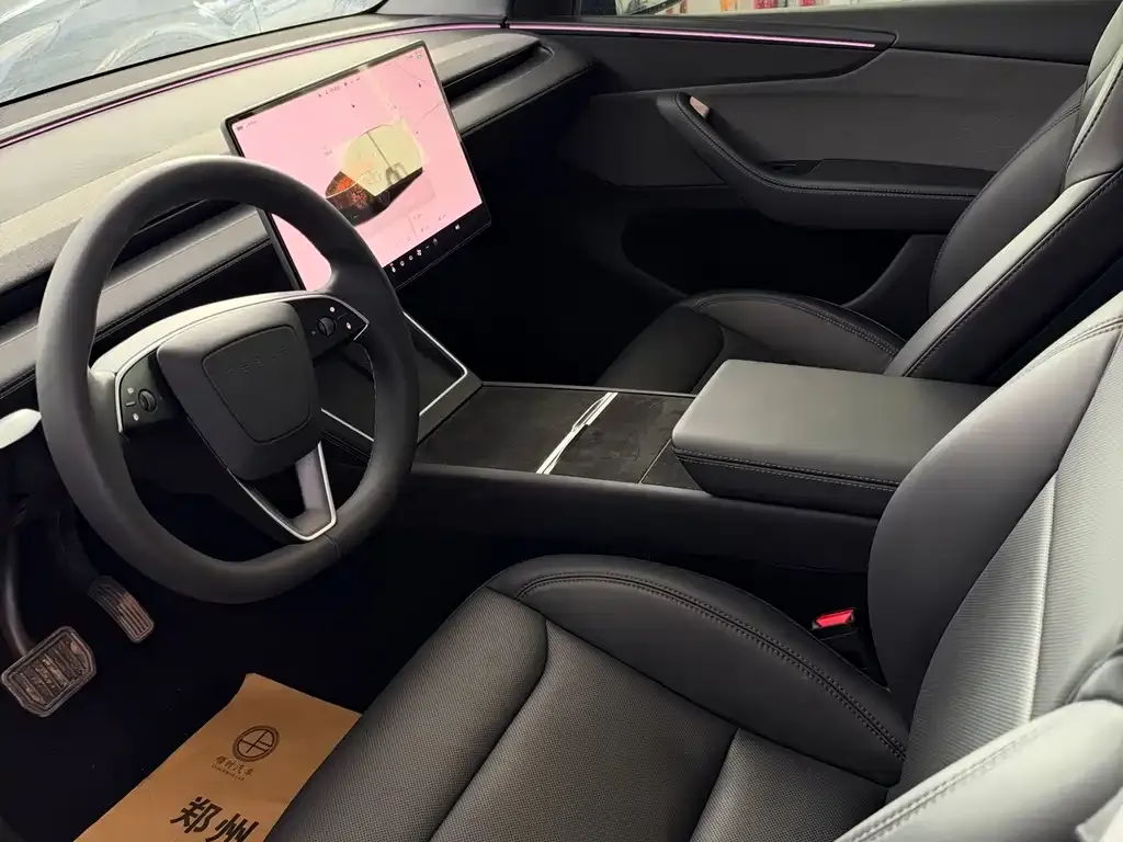 Tesla Model Y — фото 8