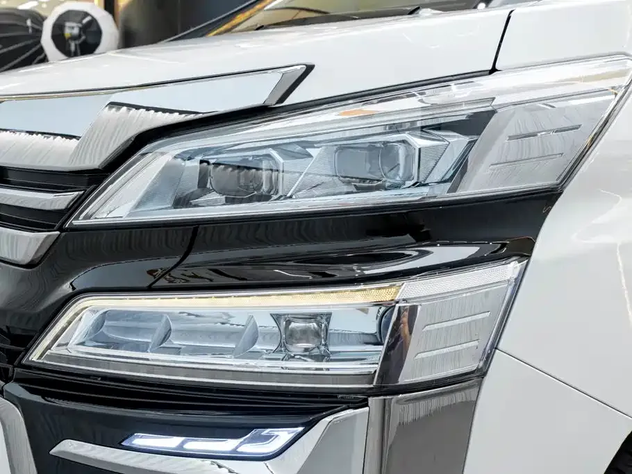 Toyota Vellfire — фото 6