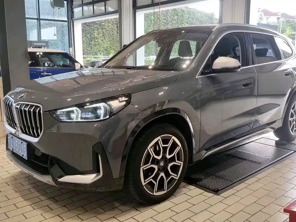 BMW X1 — фото 1