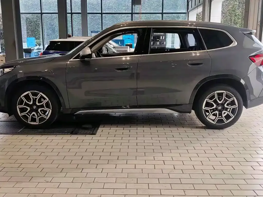 BMW X1 — фото 5