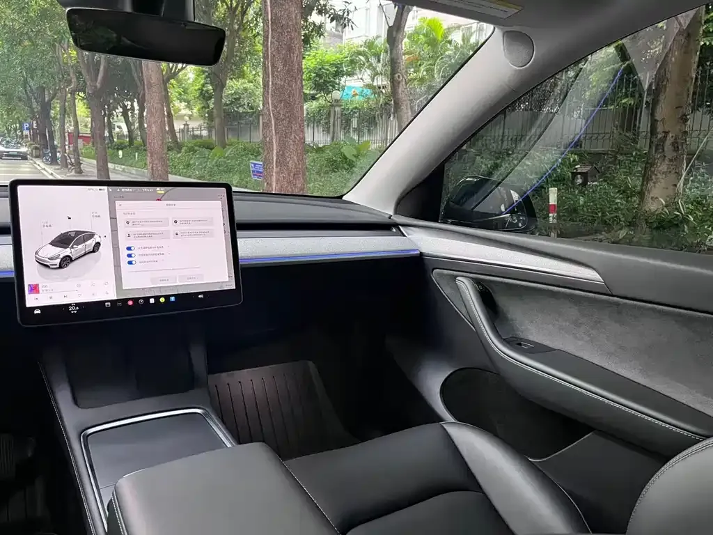 Tesla Model Y — фото 4