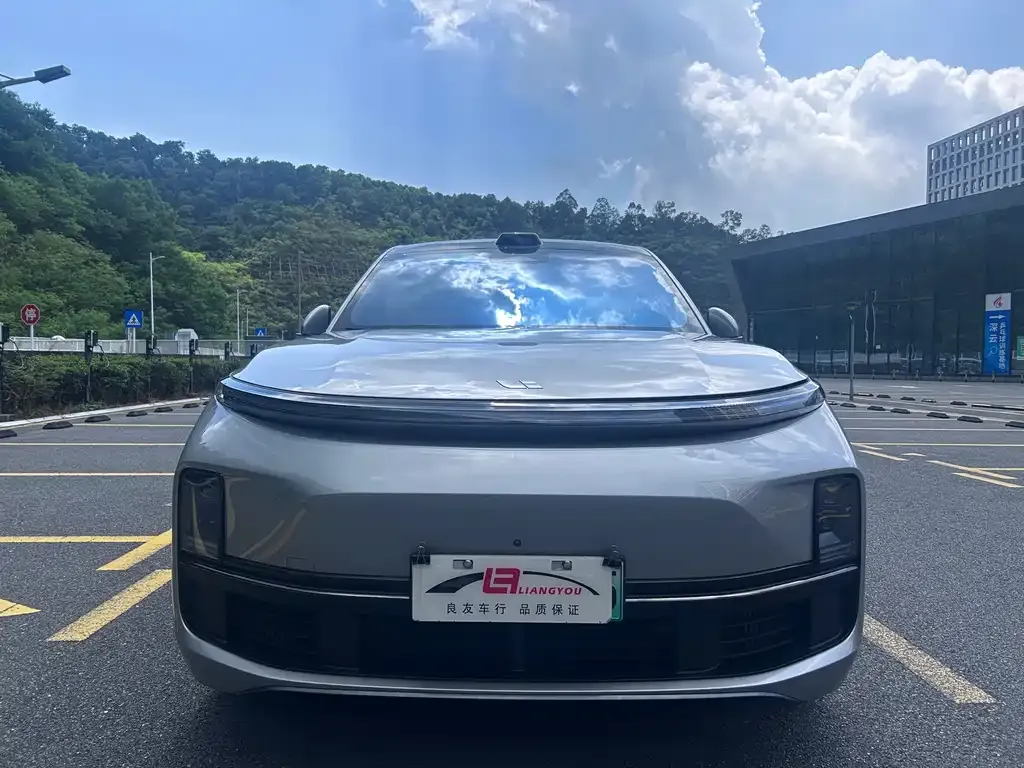 Li Auto L9 — фото 7