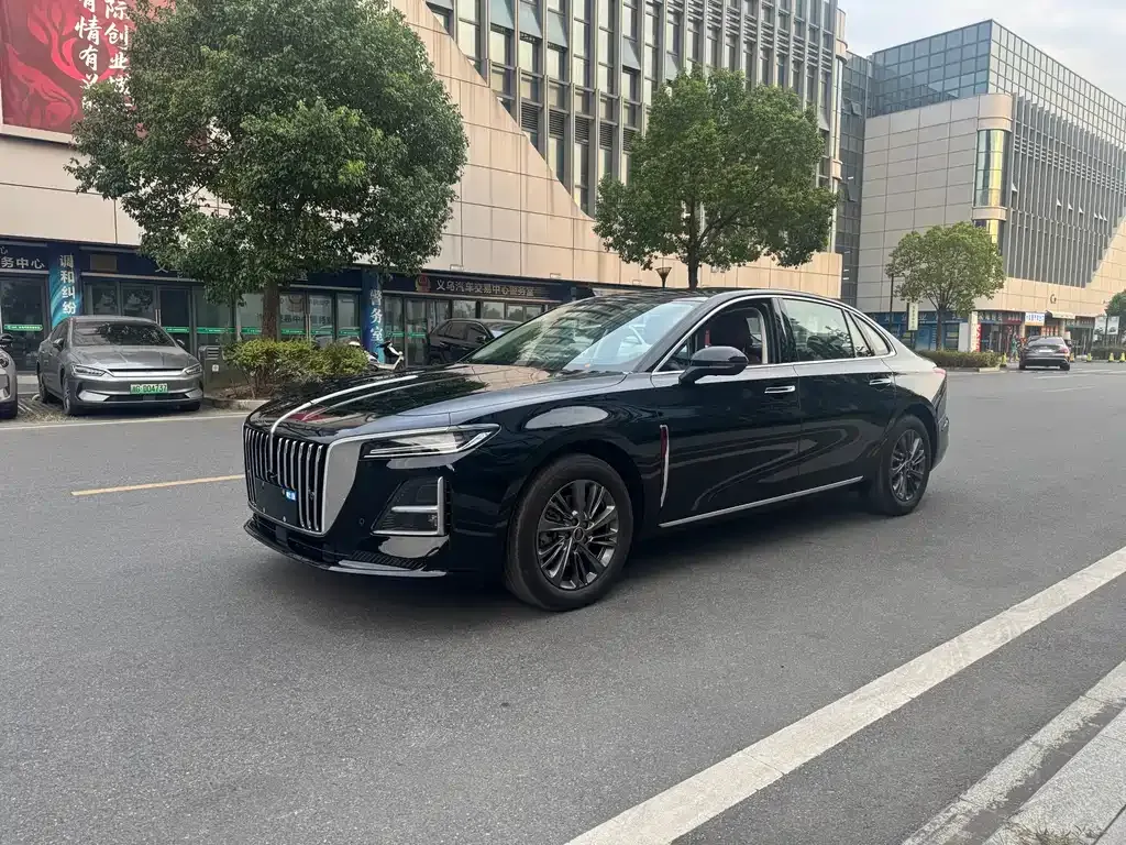 Hongqi H5 — фото 1