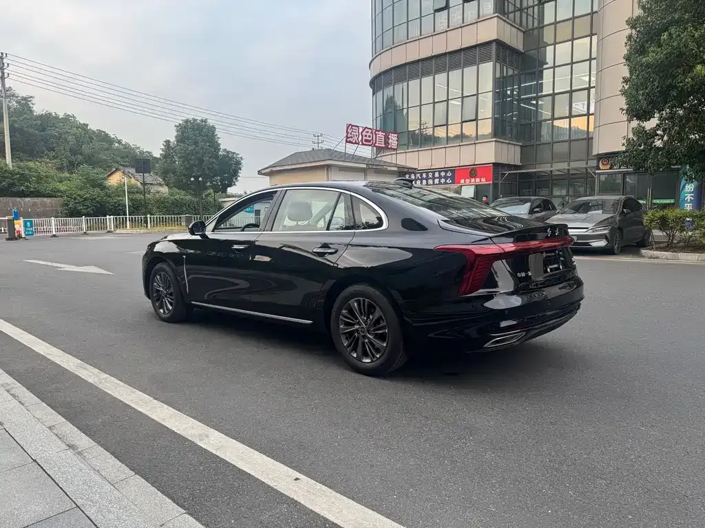Hongqi H5 — фото 10
