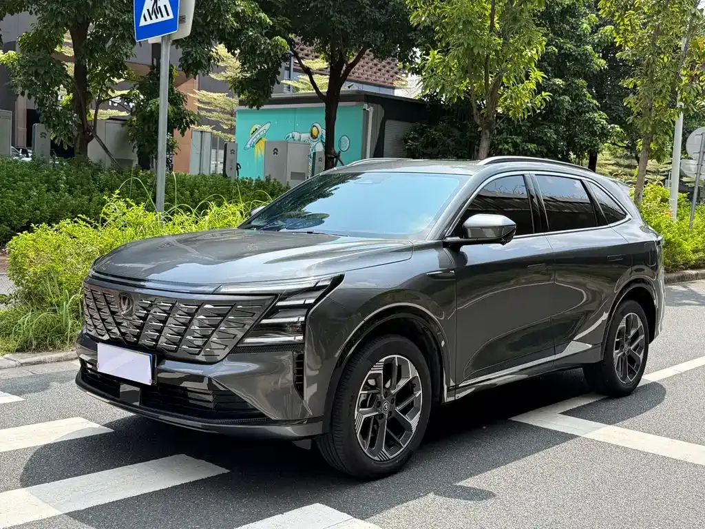 Changan CS75 PLUS — фото 1