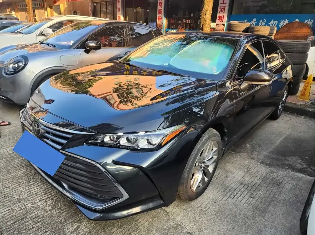 Toyota Avalon — фото 1
