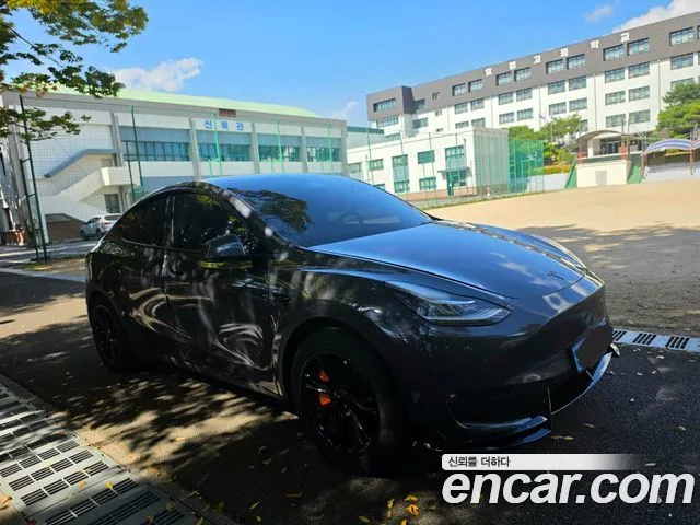 Tesla Model Y — фото 4