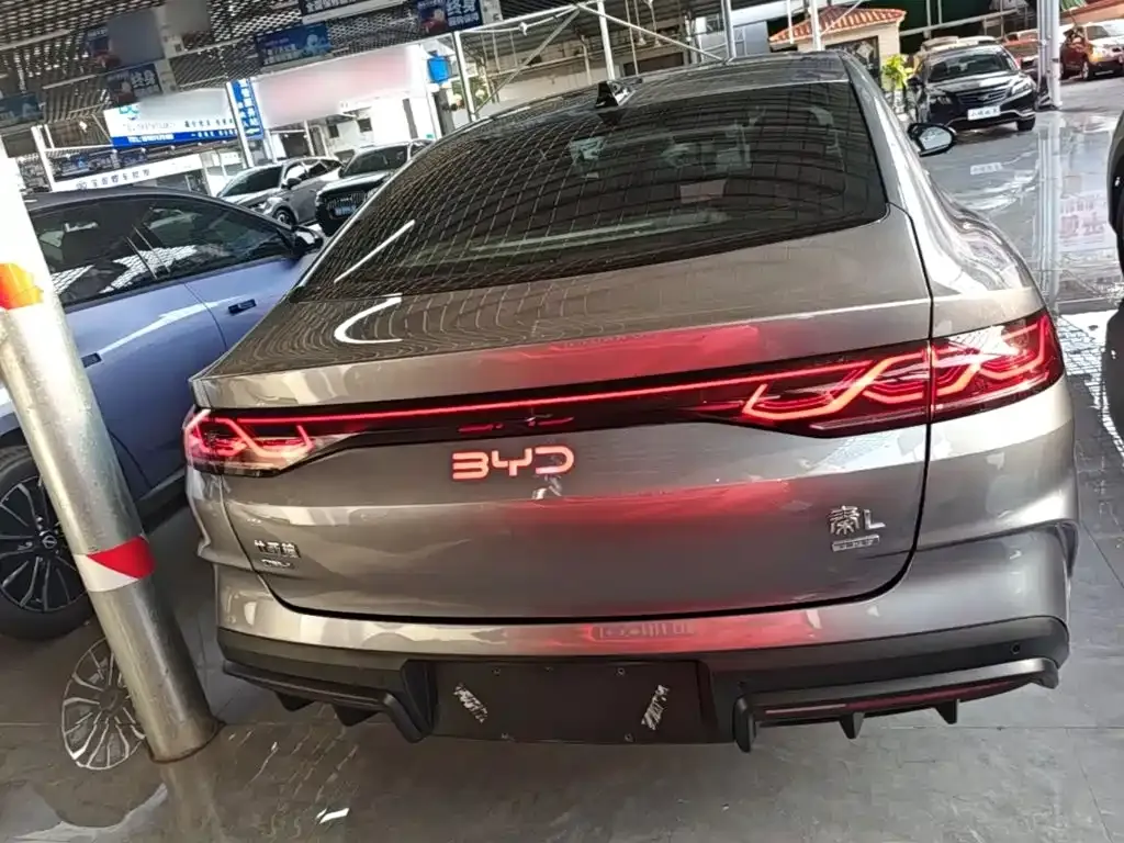 BYD Qin L — фото 8