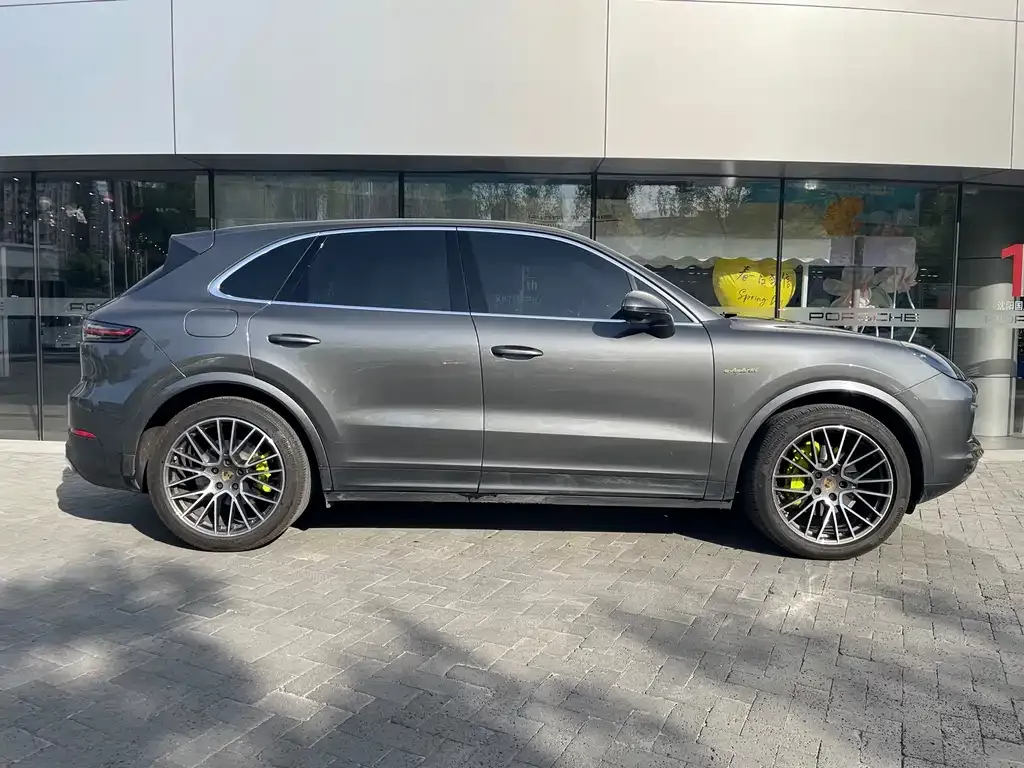 Porsche Cayenne Hybrid — фото 10
