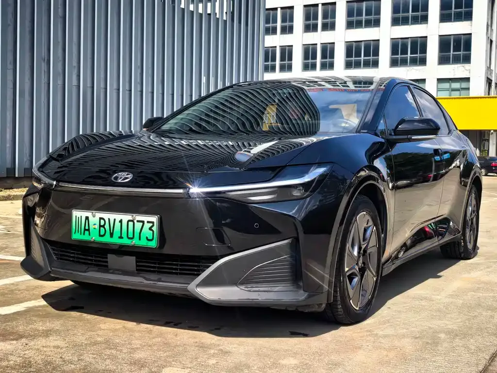 Toyota bZ3 — фото 1
