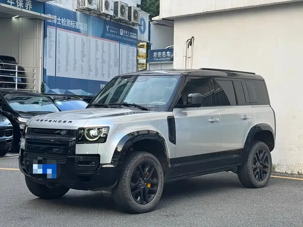 Land Rover Defender — фото 1