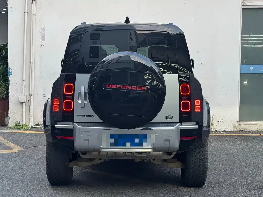 Land Rover Defender — фото 2