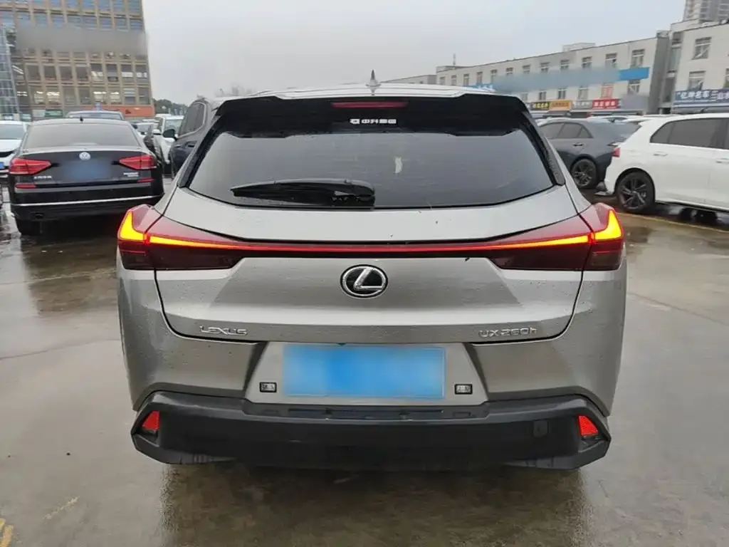Lexus UX — фото 8