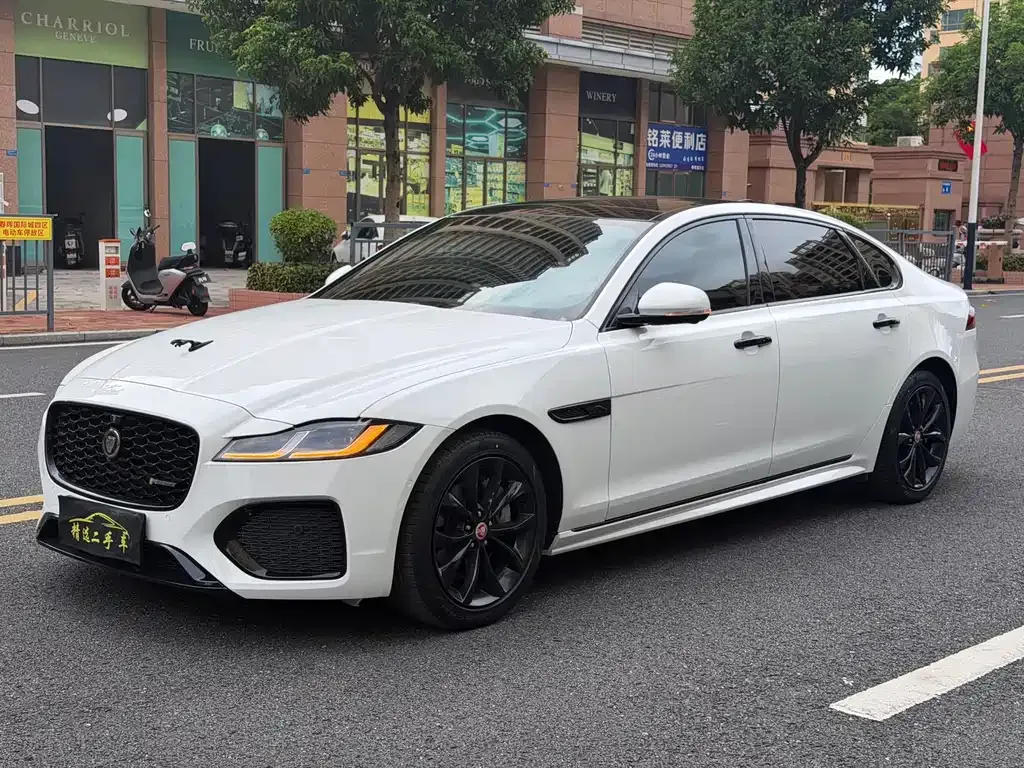 Jaguar XFL — фото 1